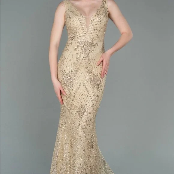 Dresses for anything - Picture 1 of 3